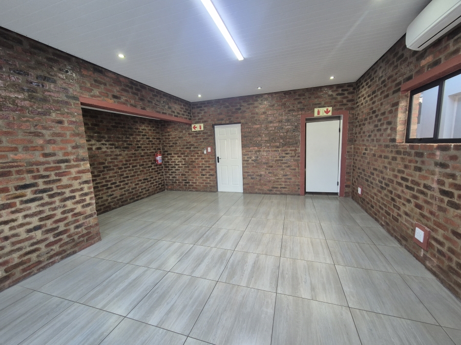 To Let Commercial Property for Rent in Baillie Park North West